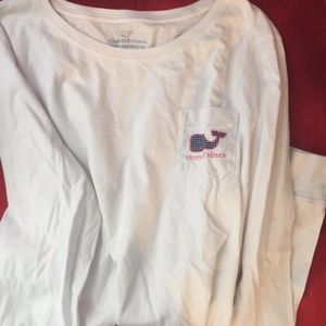 White pocket long sleeved Vineyard Vines tee